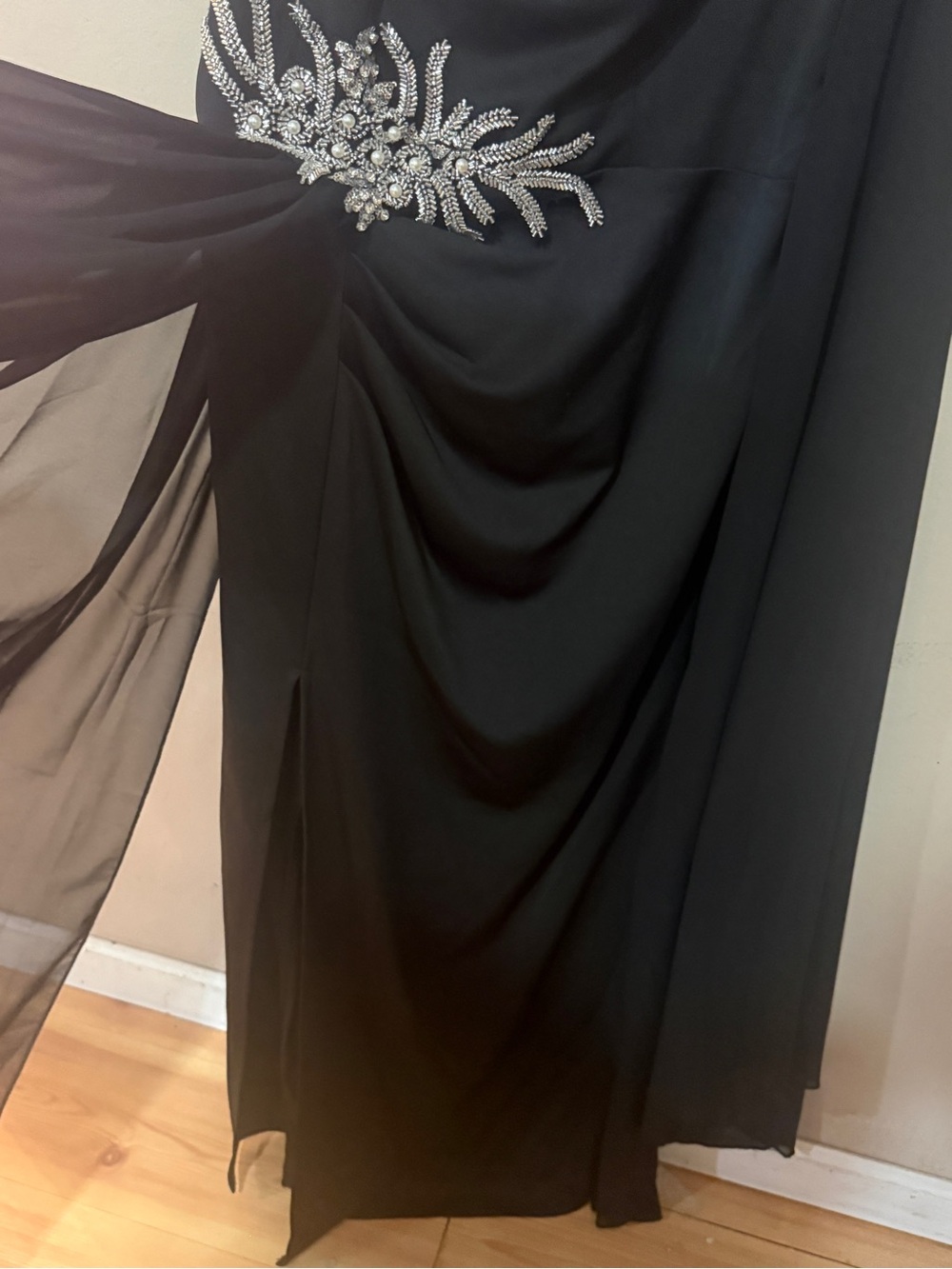 Black Silver Plus Size Embellished One Cold Shoulder Formal Evening Gown Sz 18 - Picture 14 of 16